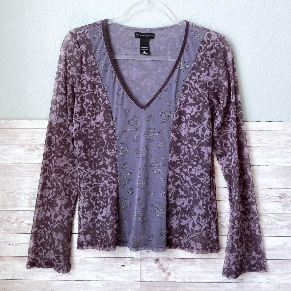 New York & Company | Sheer V Neck Y2K Purple Long Sleeve Mesh Top Size Medium